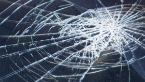 windshield-broken-1col.jpg