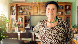 Older_woman_standing_1col.png